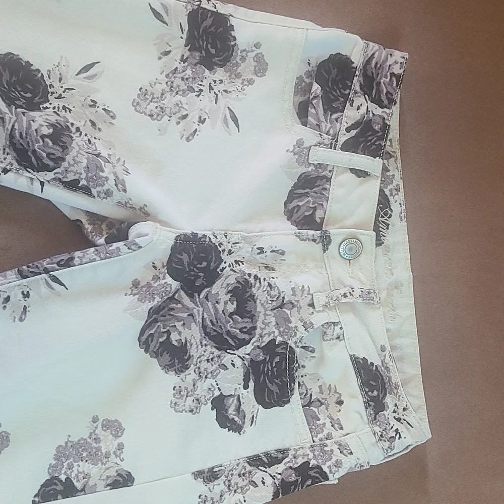 American Eagle Stretch Jeggings !! - Picture 2 of 5